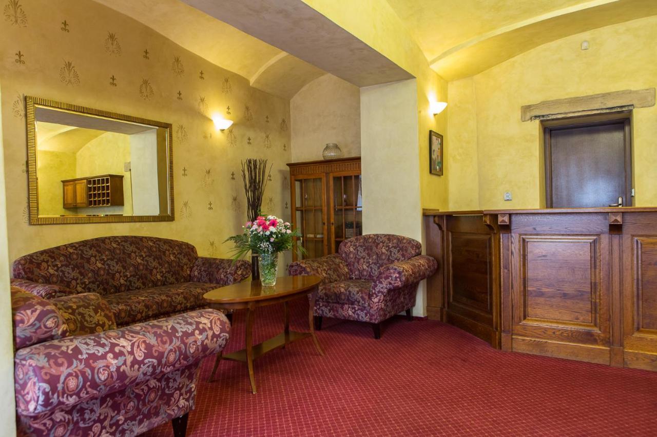 Hotel Rous Plzen Bagian luar foto
