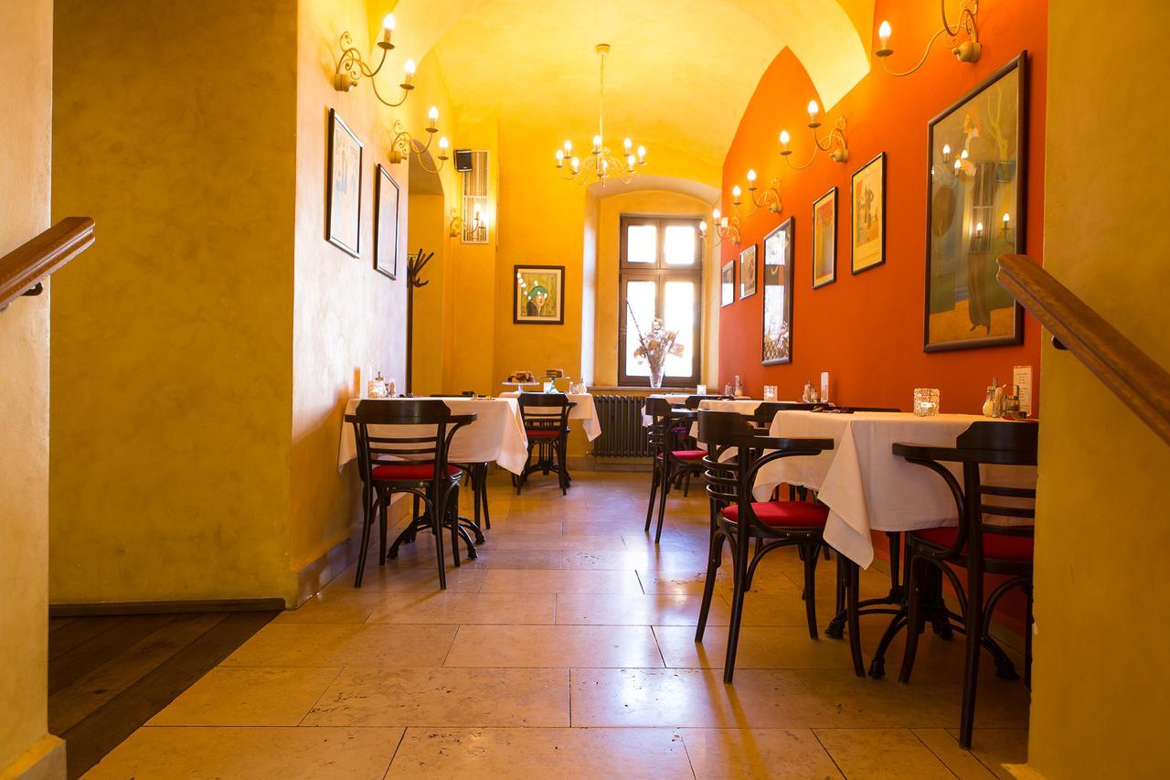 Hotel Rous Plzen Bagian luar foto