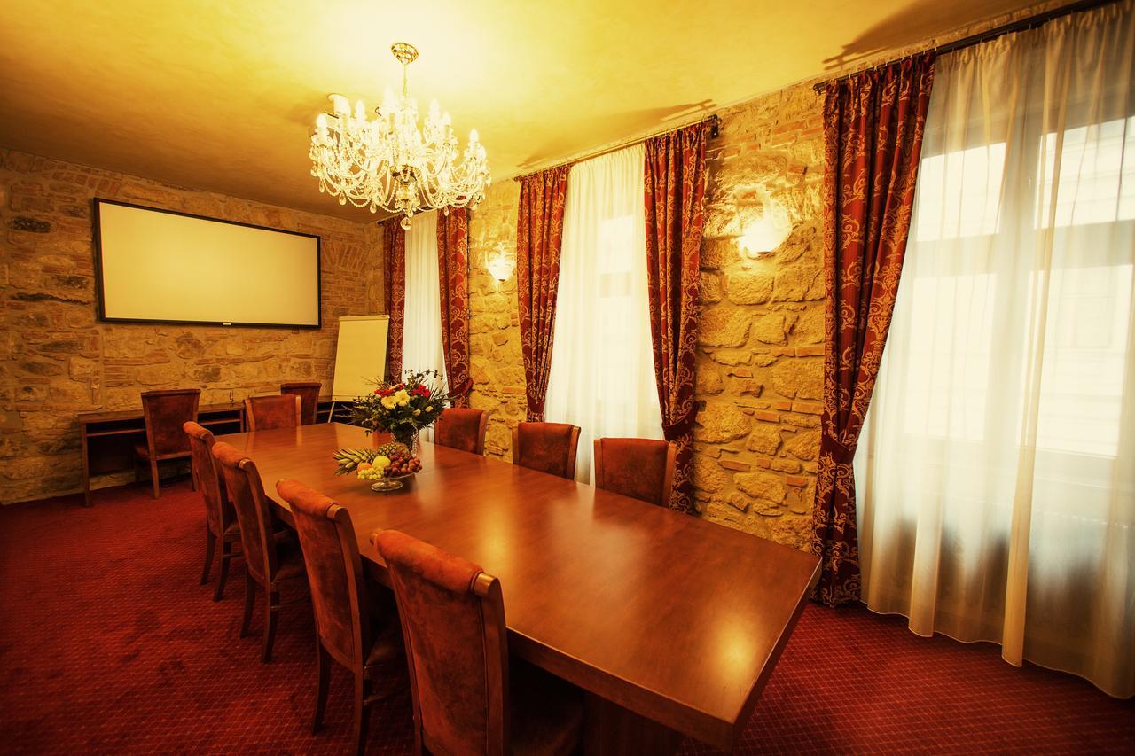 Hotel Rous Plzen Bagian luar foto