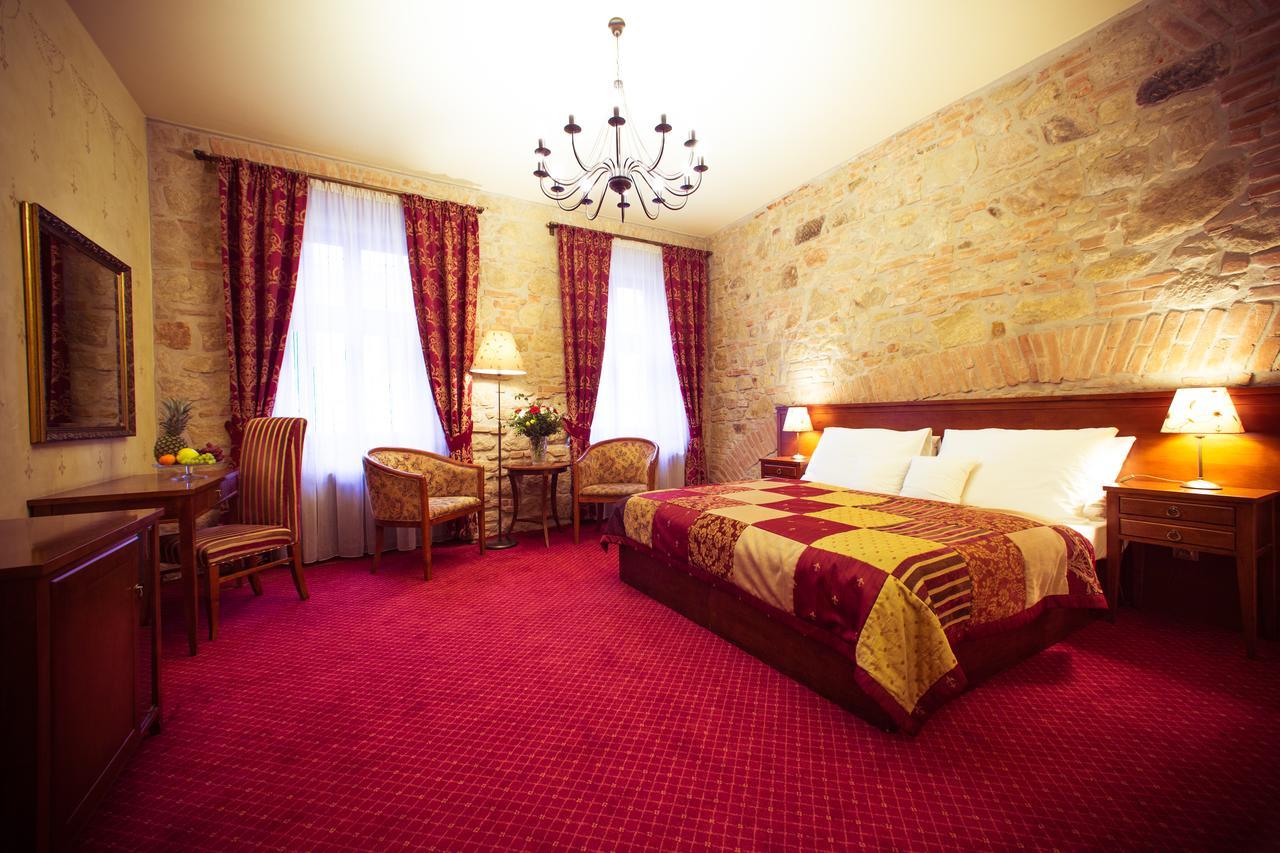 Hotel Rous Plzen Bagian luar foto